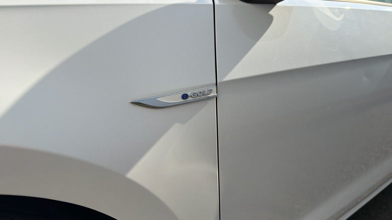 Volkswagen Golf 99kW e-Golf 35kWh 5dr Auto Electric Hatchback